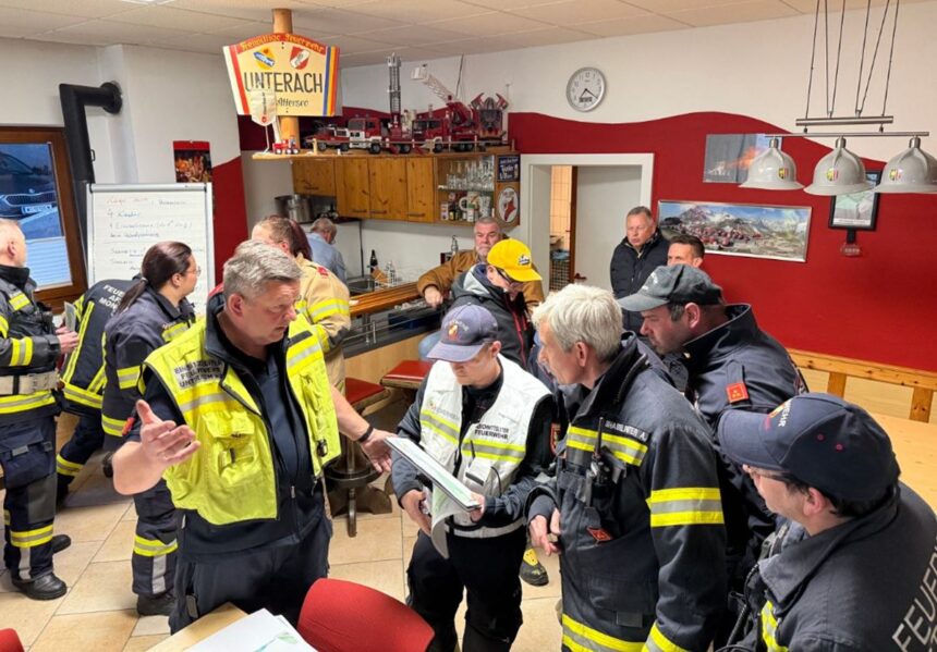 Feuerwehr Unterach trainiert den Ernstfall (Foto: Stoxreiter)