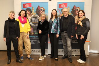 Jenny W. Gregor & Christina Sidak & Brigitte Stumpner & Eva Schöler & Thomas Enzinger & Angela Schweiger (Foto: Foto Hofer)