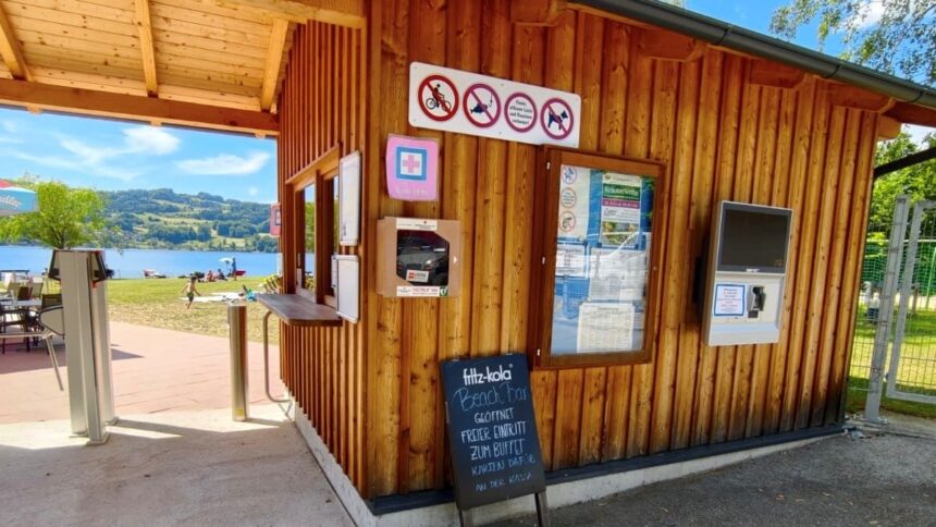 Defibrillator beim Strandbad Steinbach
