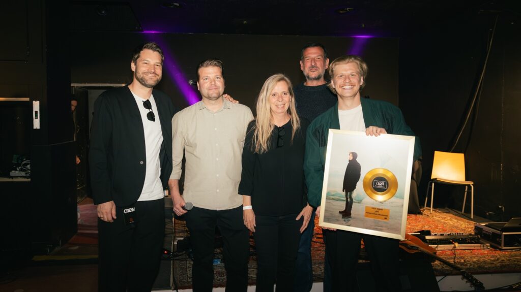 Christoph Behm, Stefan Hochwallner, Julie Born, Paul Weindl (alle Sony Music) und Thorsteinn Einarsson
