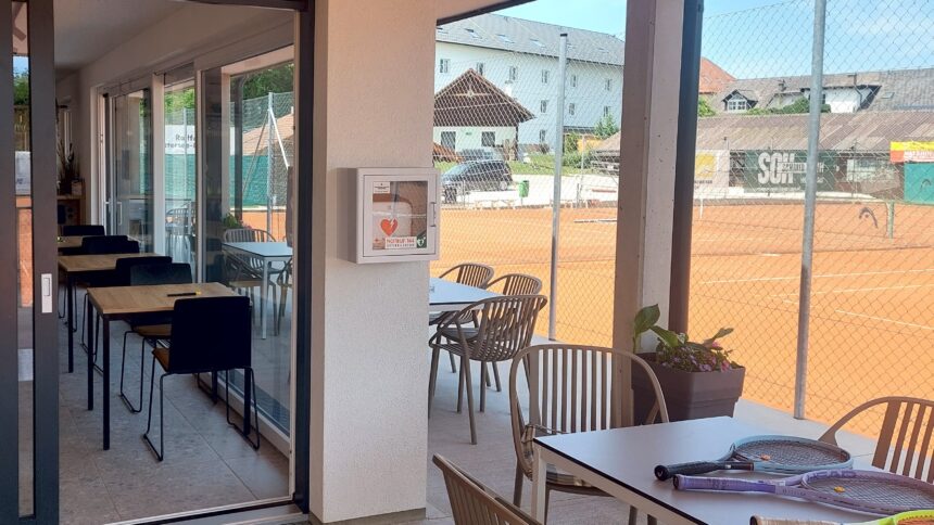 Defibrillator beim Tennisclub Kammer