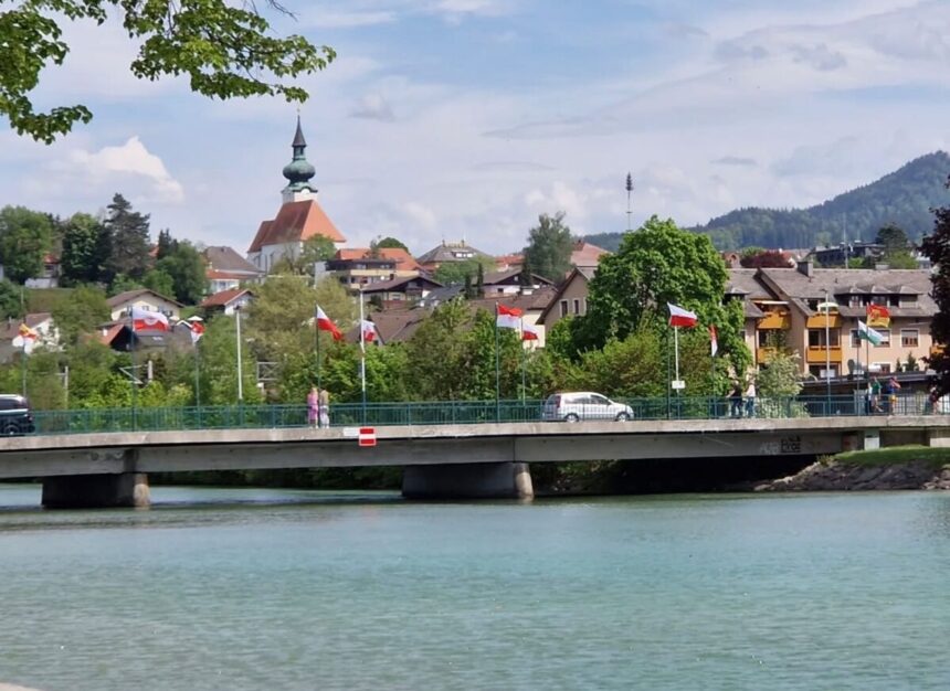 Agerbrücke am Attersee