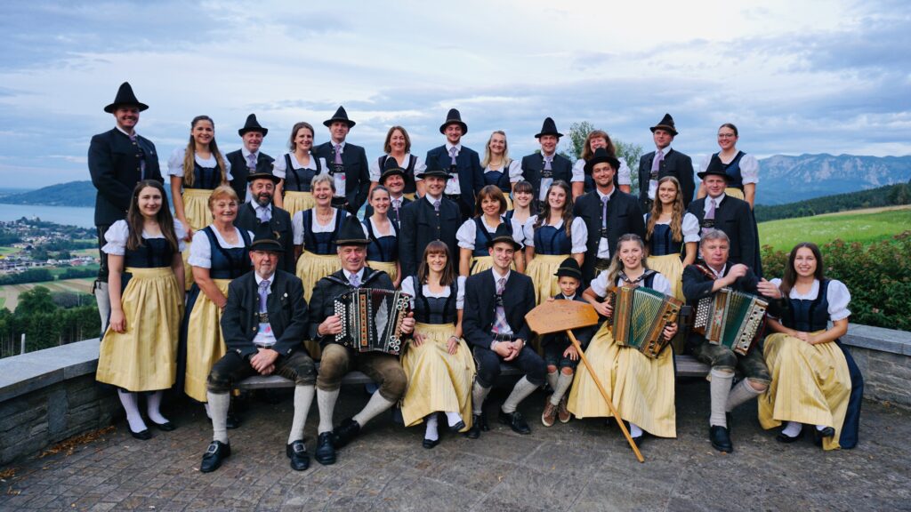 Attergauer Volkstanzgruppe